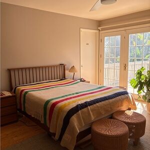 Hudson Bay Mid Century Modern 6 Point Wool Striped Multicolor Blanket Queen